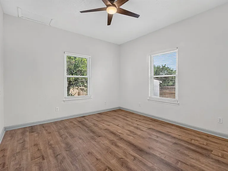 112 Remington Rd — Photo 21