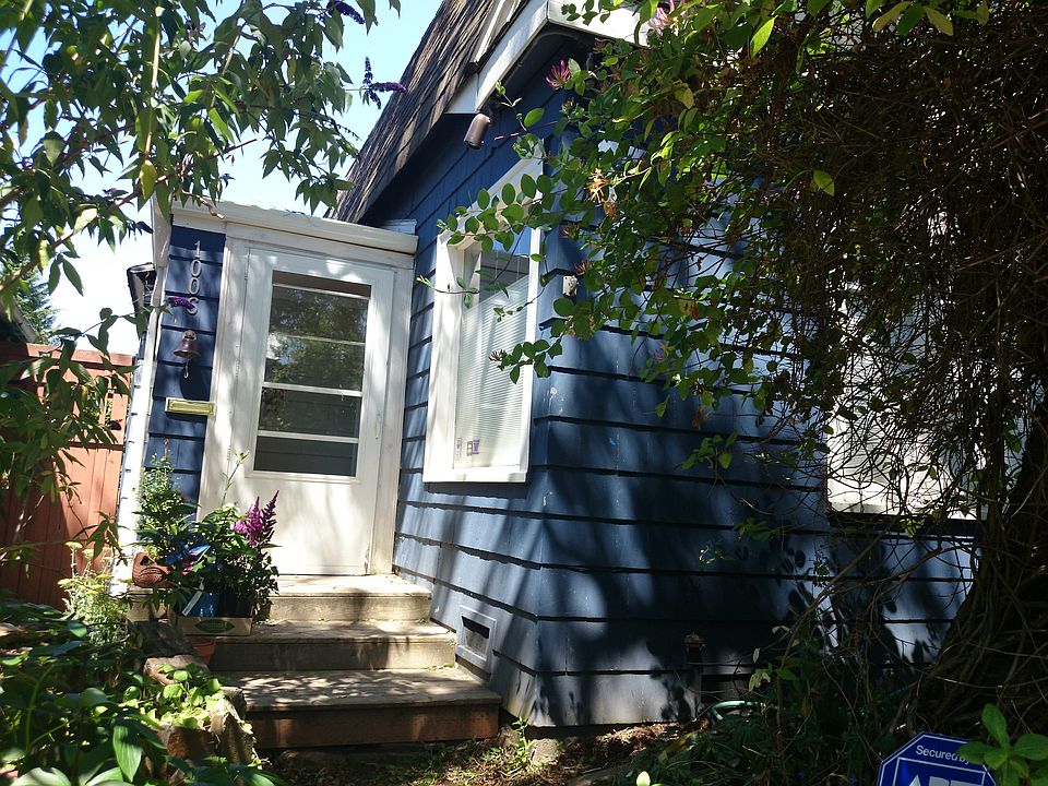 2nd image of 1006 E Newton St