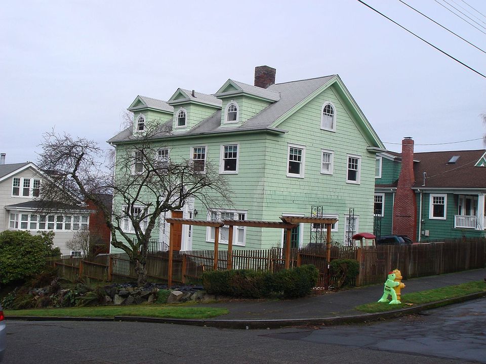 2nd image of 2102 12th Ave E