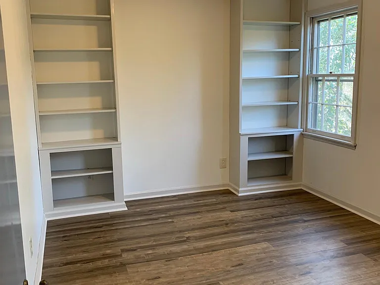 916 Greenbriar Cir — Photo 19