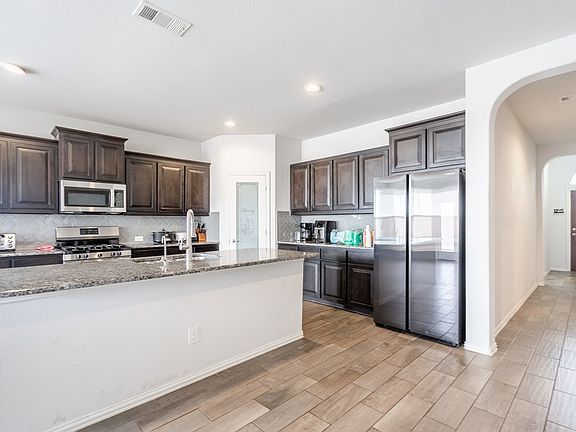 5th image of 2300 Sky View Rd