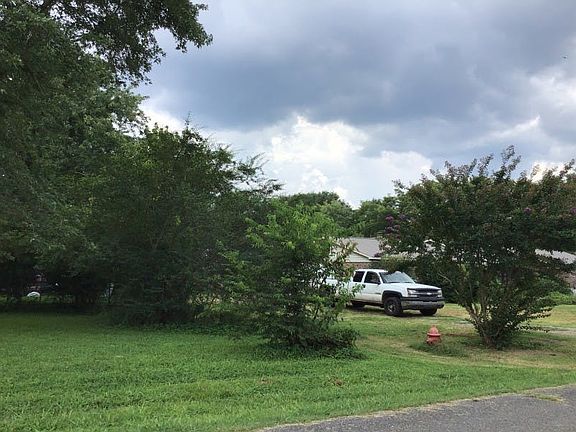 3rd image of 298 Belle Dr