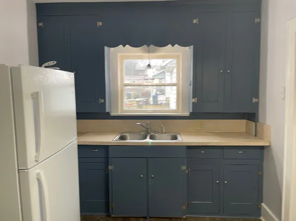 2491 4th St, Cuyahoga Falls, OH 44221