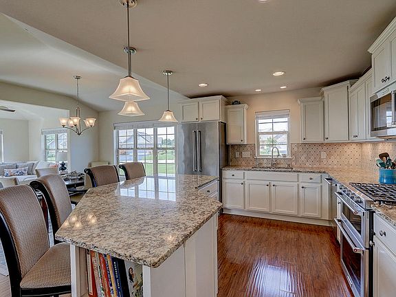 3rd image of 117 Eagles Cove Cir
