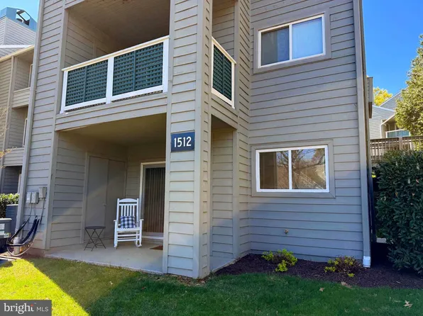 1512 Summerchase Ct, Reston, VA 20194