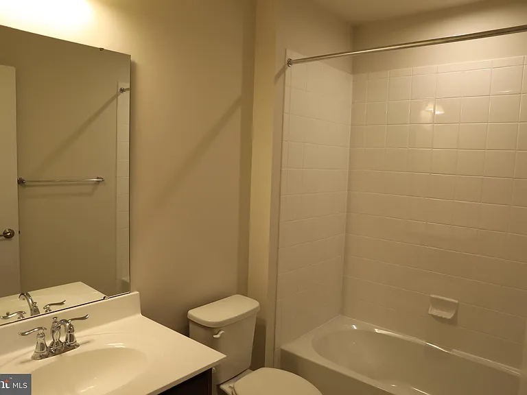172 Mulberry Dr — Photo 8