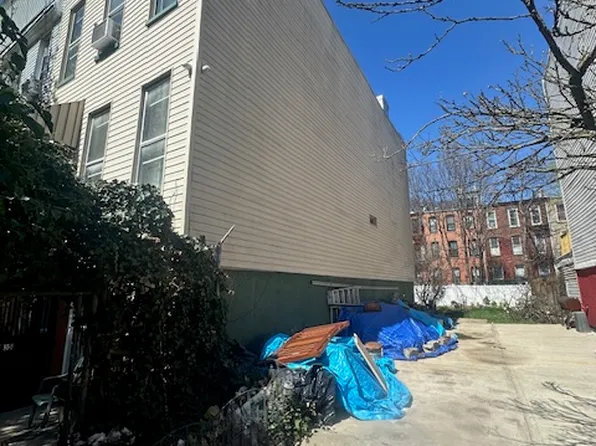 35 Cornelia Street image 3 of 3