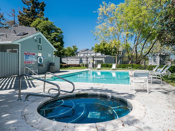 4th image of 1517 Briartree Dr