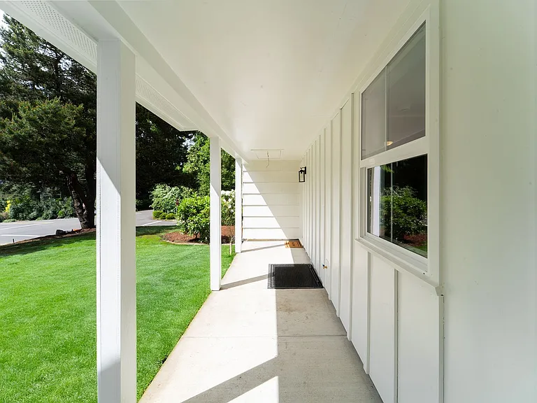 Brentwood House — Photo 61