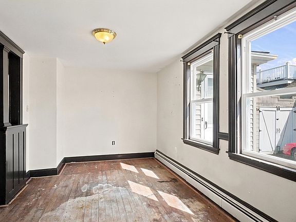 5th image of 25 Bosson St