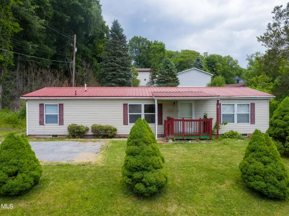 970 27th St, Altoona, PA 16601