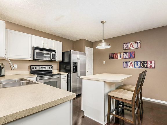 3rd image of 6019 Canyon Creek Dr