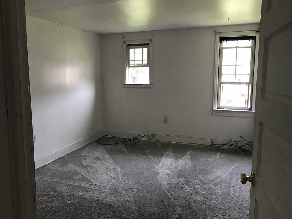 2nd image of 17 Benview Rd APT C