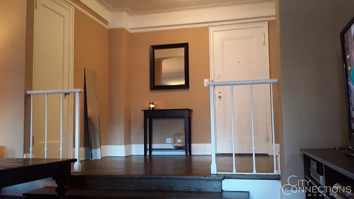 Rented by City Connections Realty | media 19