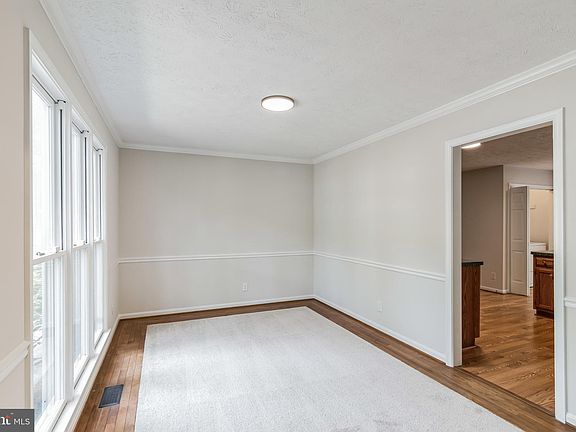 3rd image of 6402 Forest Grove Dr