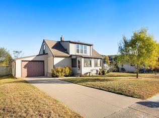 1119 Pierce St, Onalaska, WI 54650