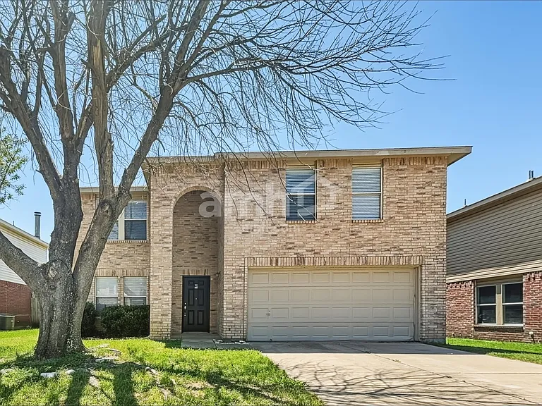 8724 Hunters Creek Ct — Photo 1