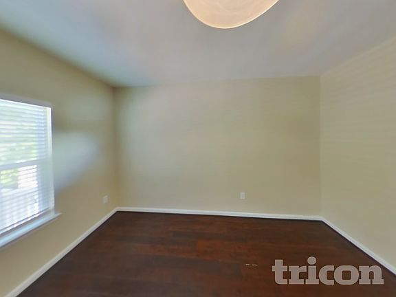 3rd image of 1032 Pultney Ln