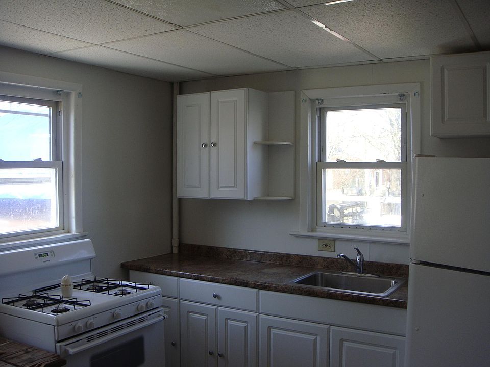 2nd image of 414 Powell St #B