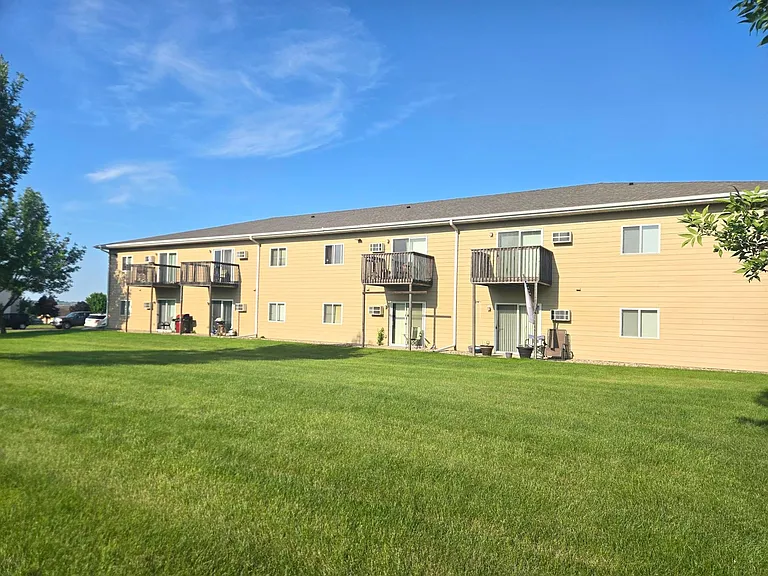 Timberline Apartments — Photo 1
