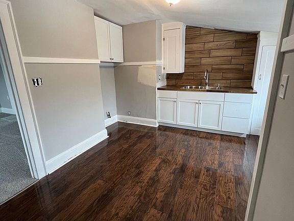 2nd image of 2077 Elbur Ave #3