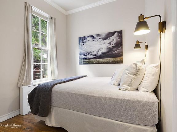 5th image of 815 Greenwich St APT 2C