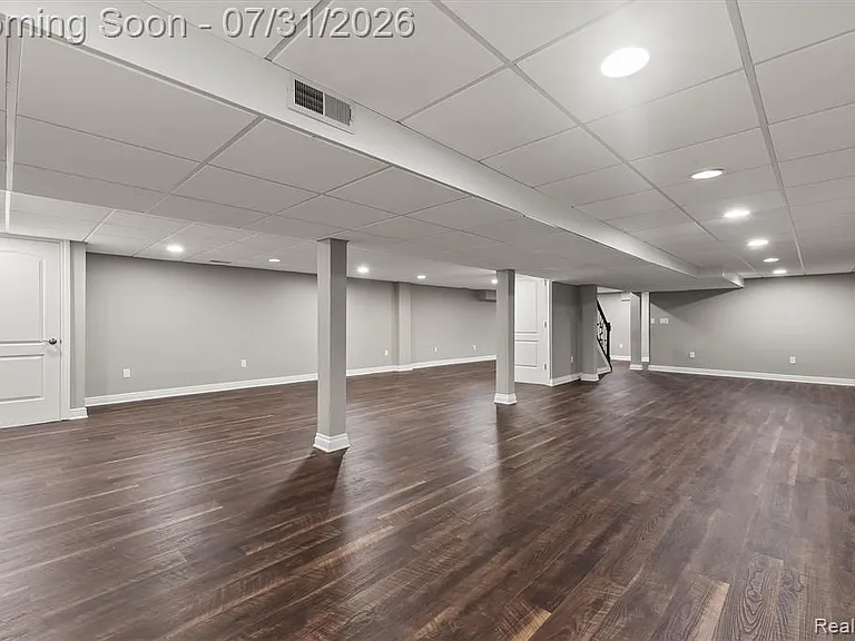 1592 Lone Pine Rd — Photo 32
