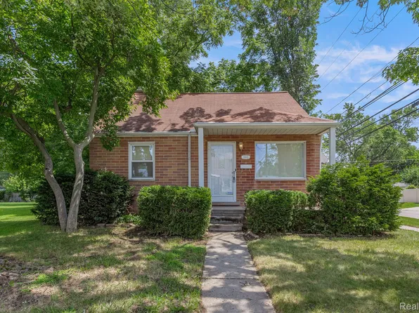 5902 N Vernon St, Dearborn Heights, MI 48127