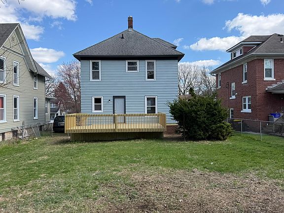 4th image of 928 North Ave