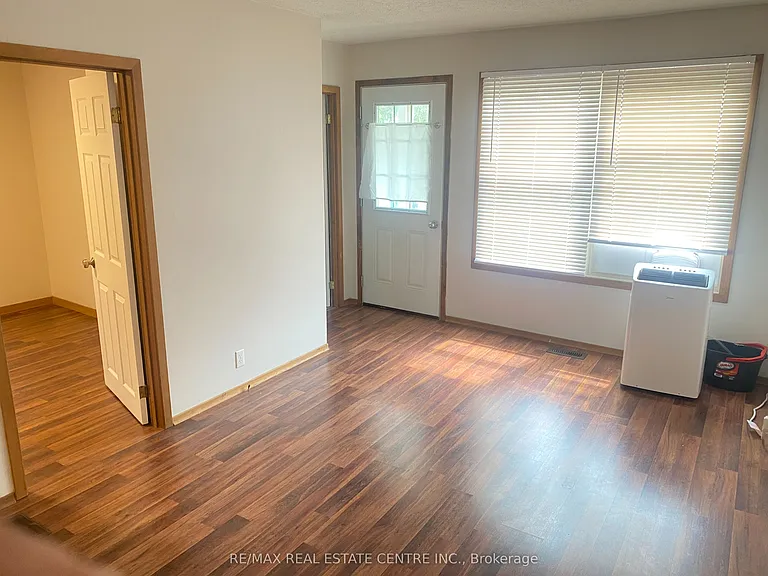 58A 5th Ave — Photo 16