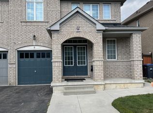 8 Sculptor St, Brampton, ON L6P3S1