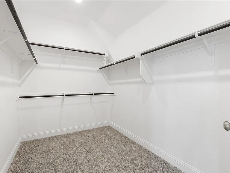 324 Amenduni Ln — Photo 26