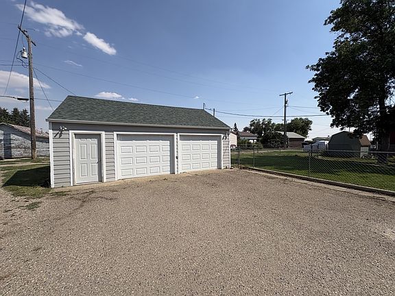 3rd image of 319 1st St E