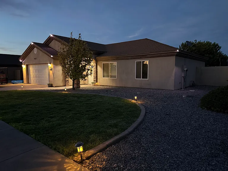 475 N Eagle Meadow Loop — Photo 2