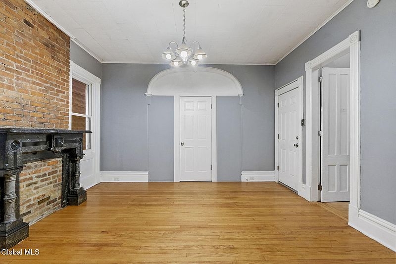 5th image of 429 1st Street