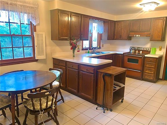 5th image of 428 Hawthorne Pl