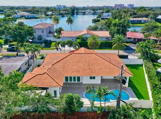 19521 NE 22nd Rd, North Miami Beach, FL 33179