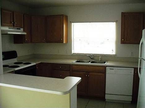 1st image of 17B Rosecroft Ln