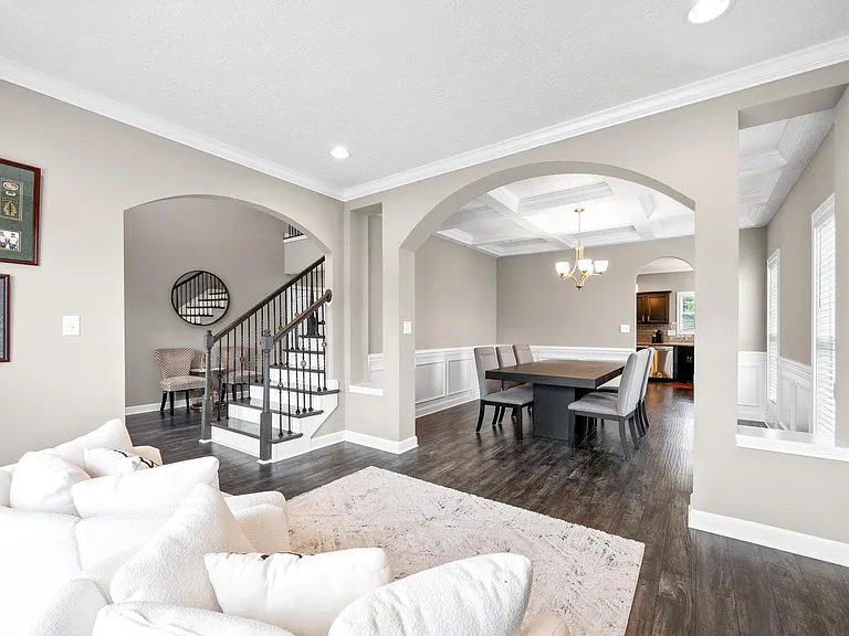 2831 Chatfield Dr — Photo 4