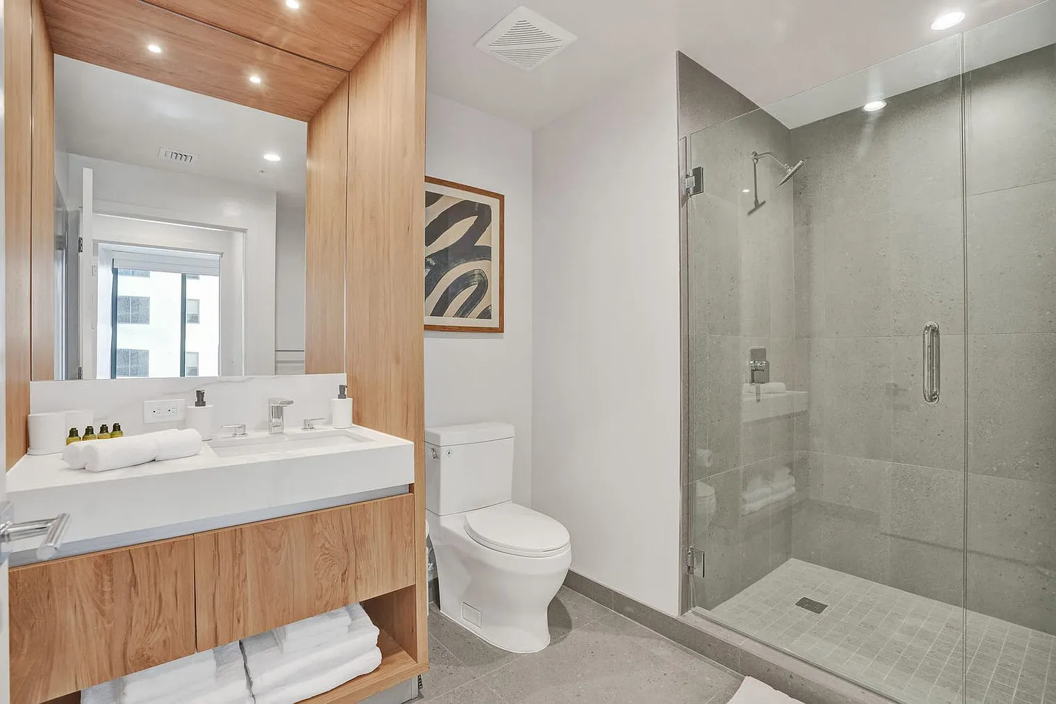 1 bed, 1.0 bath, $3,861 — Photo 4