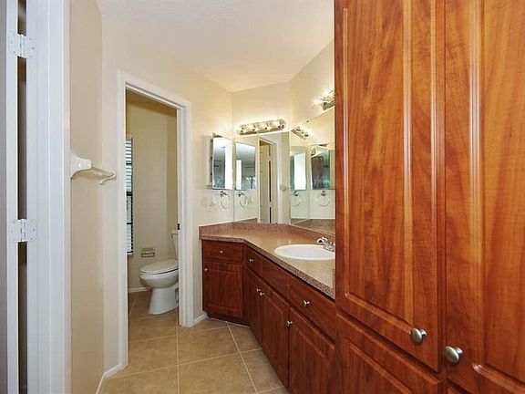 3rd image of 331 Chicago Woods Cir #1