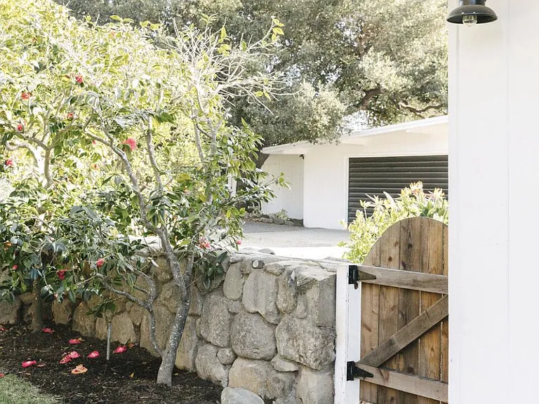 696 Romero Canyon Rd — Photo 30