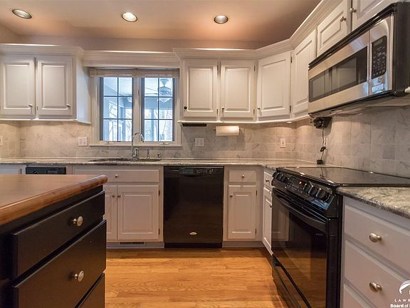 5th image of 4700 Woodland Dr