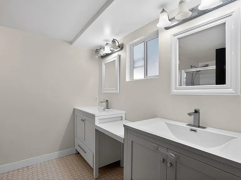 28131 Florence Ln — Photo 23