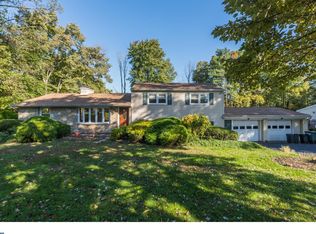1329 Glen Echo Dr, Huntingdon Valley, PA 19006