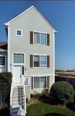 1st image of 712 E Victoria Cir