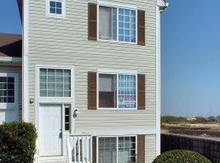 712 E Victoria Cir, North Aurora, IL 60542