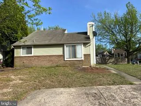 1 Hickory Ct, Sicklerville, NJ 08081