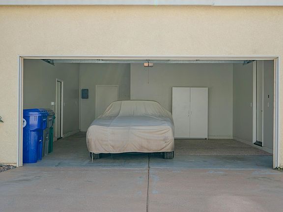 2nd image of 49142 Barrymore St