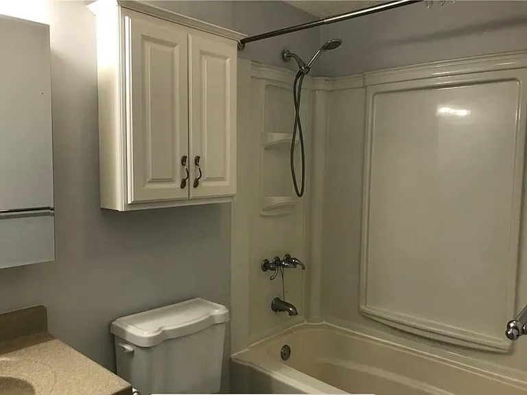 296 Meridian St #A — Photo 14